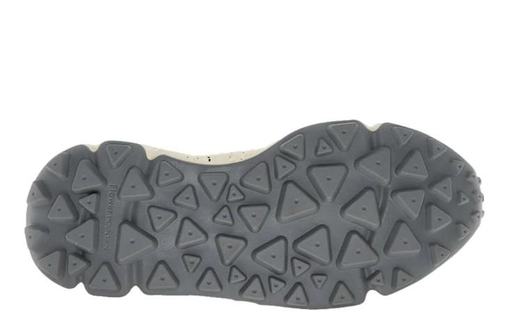 3B46 GREY WHITE TAUPE FLOWER MOUNTAIN