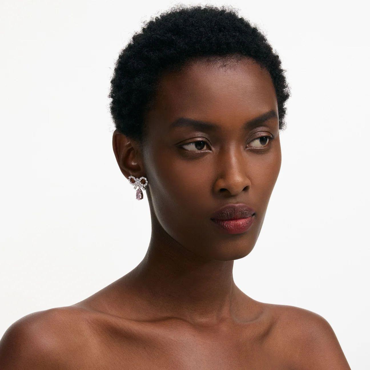 PF25-618E P SELF-PORTRAIT