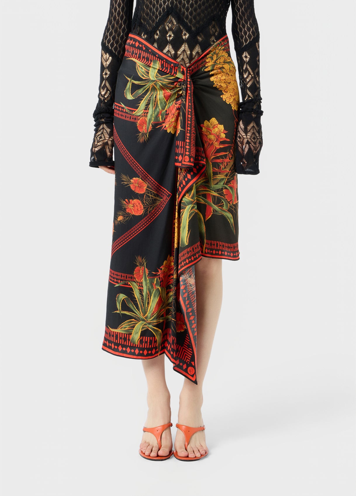  P622G281A F9904 BLACK/FLAME ORANGE BLUMARINE 