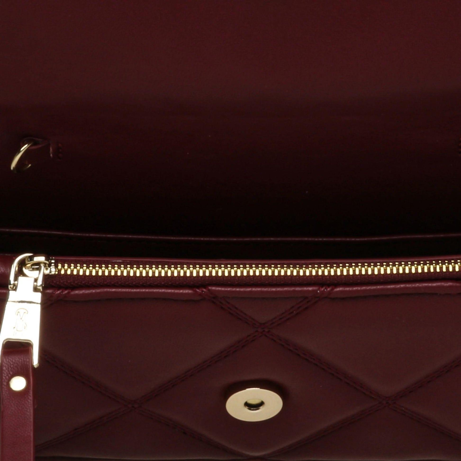  BENDUE-CRY CHERRY STEVE MADDEN 