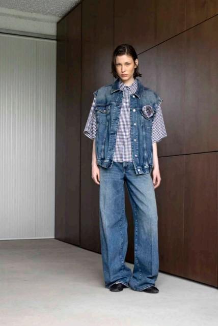  9SS26 GEA GEA37 Z17DLL226 NINE INTHE MORNING 