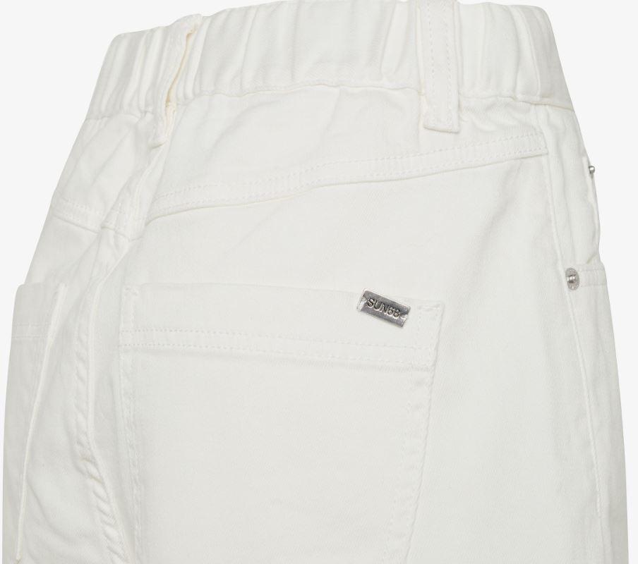 P3420631 OFF WHITE
