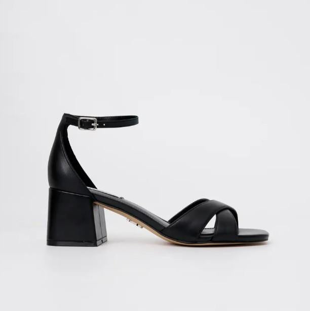  FERGIE BLACK STEVE MADDEN 